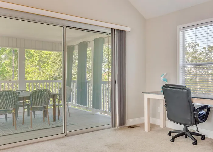 Beaches, Fishing & More! Sleek In Holiday home