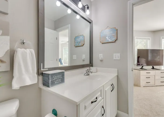 Beaches, Fishing & More! Sleek In * Pensacola