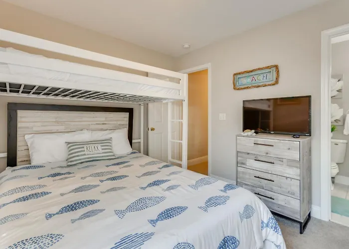 Beaches, Fishing & More! Sleek In Holiday home