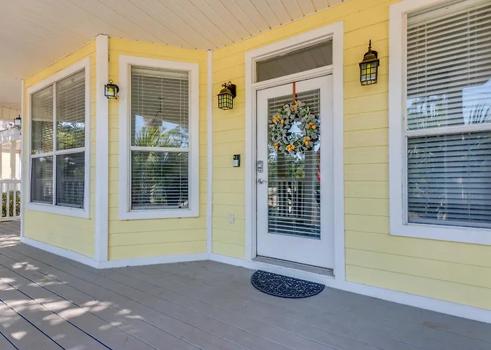 Holiday home Beaches, Fishing & More! Sleek In